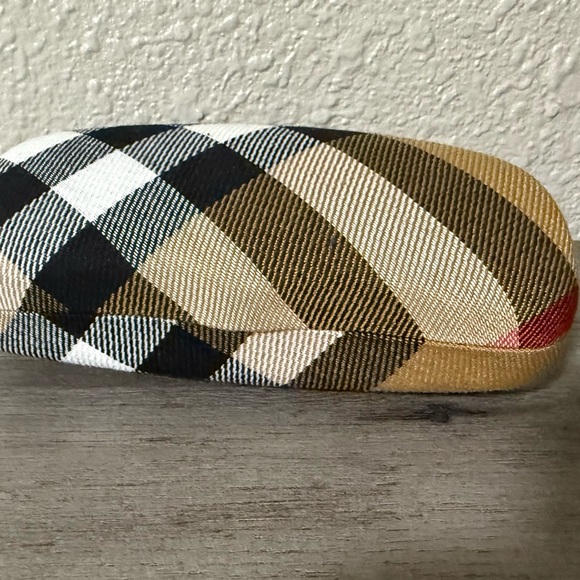 Burberry Black and Plaid Rectangular Sunglasses - Picture 4 of 5